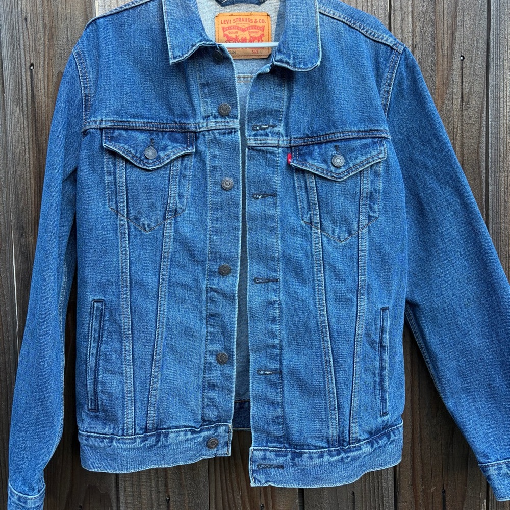 Levi’s Trucker Denim Jacket Mens Large Blue Button Front Style 72334
